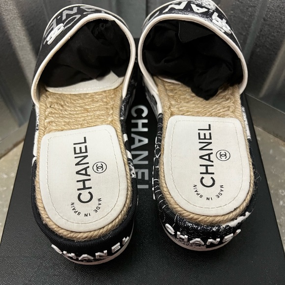 Chanel slides - Picture 3 of 4
